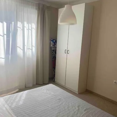 2-bedroom 300m To The 포마리