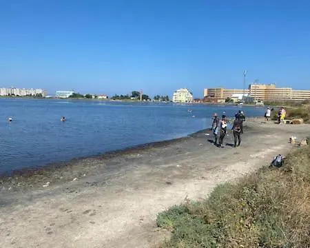 2-bedroom 300m To The 포마리