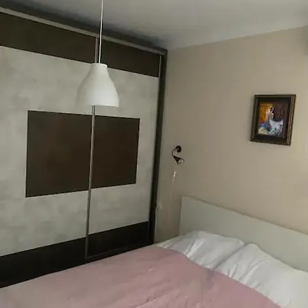 2-bedroom 300m To The Appartement Pomorie