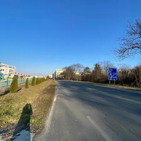 2-bedroom 300m To The 포마리