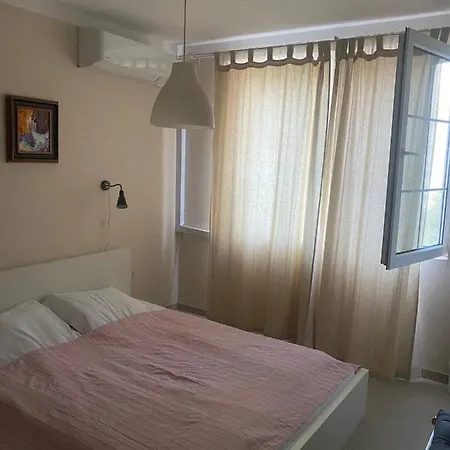 아파트 2-bedroom 300m To The *