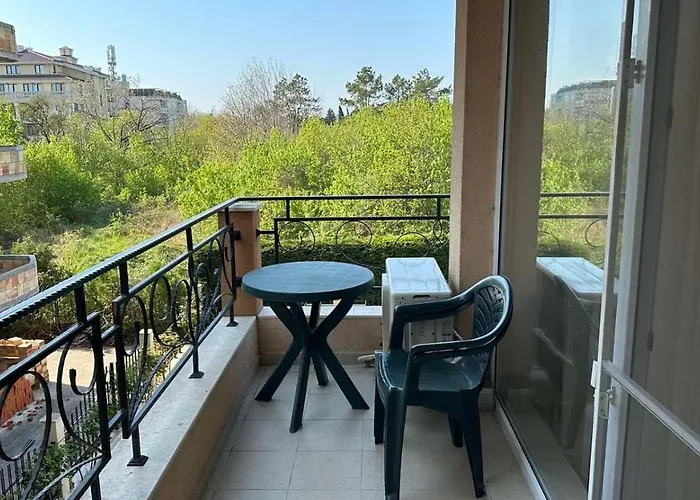 Apartment 2-bedroom 300m To The Pomorie